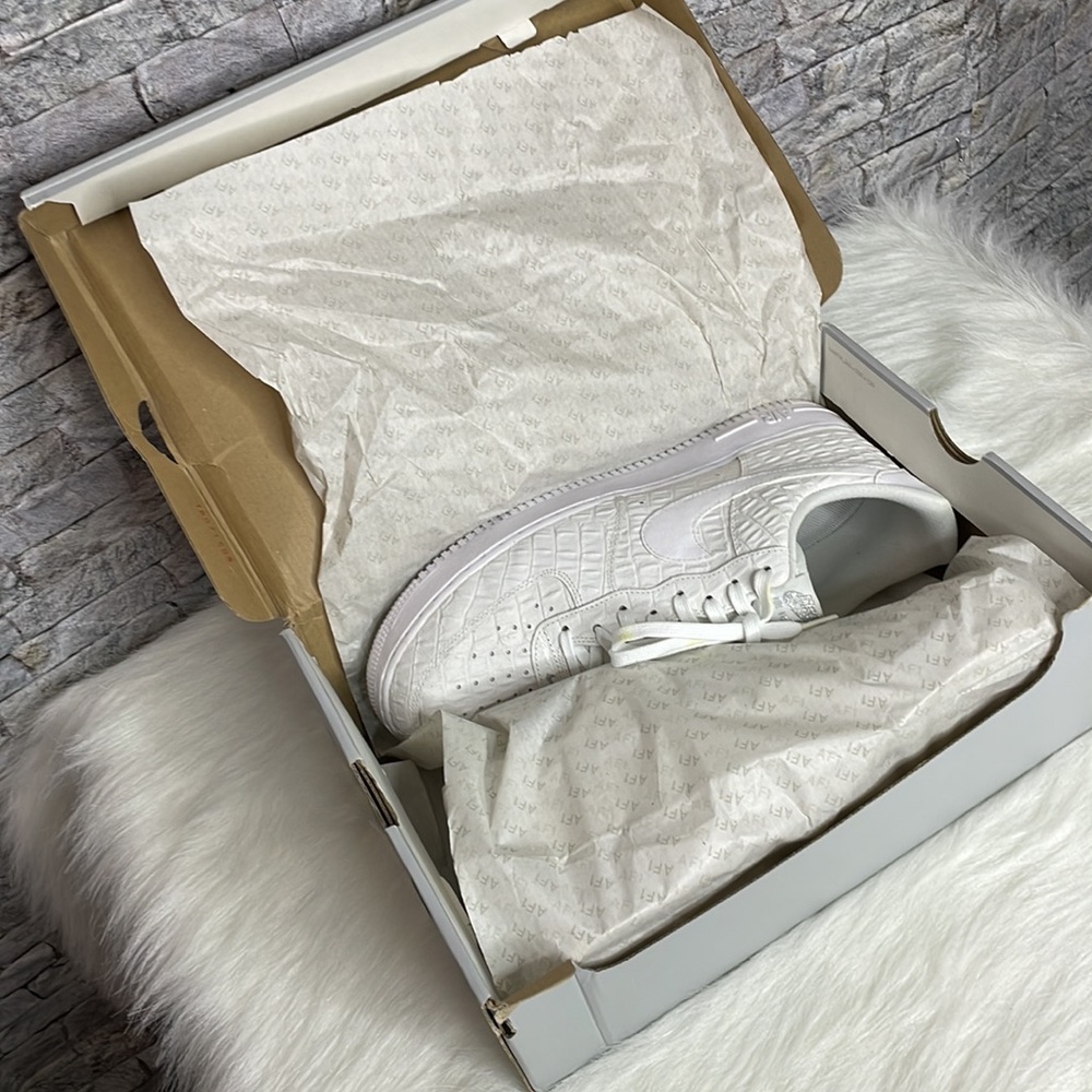 🔥🔥AIR FORCE 1’s 07 LV8 Size: 13🔥🔥***please see pics before purchasing*** - Picture 10 of 14